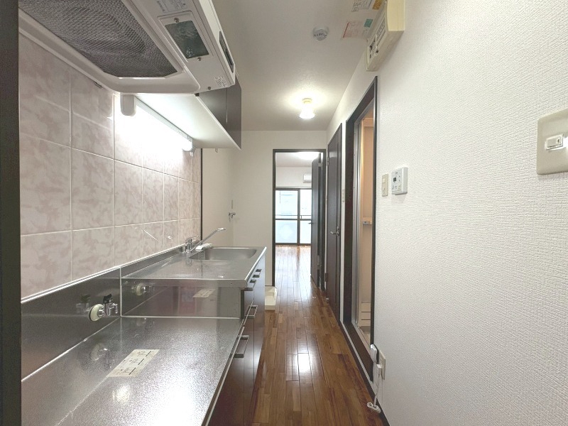キッチン　※別部屋の参考写真となります。