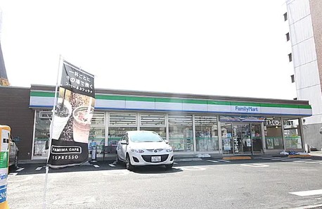 コンビニ　ファミリーマート登戸郵便局西店（コンビニ）まで175m