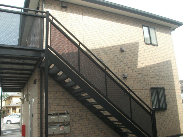 建物外観　外階段