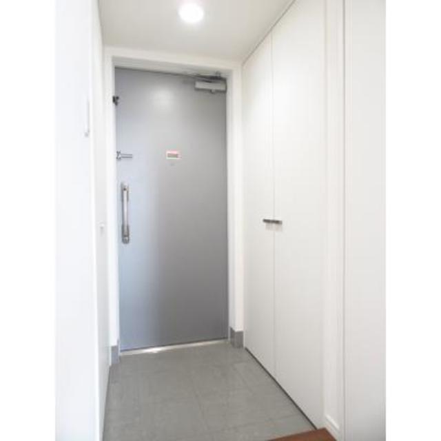 玄関　※写真は同タイプ住戸です。