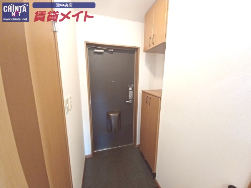 玄関　同型反転タイプ画像