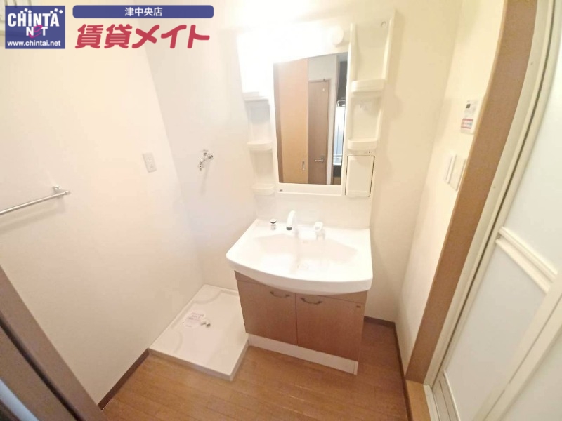 洗面設備　同型反転タイプ画像