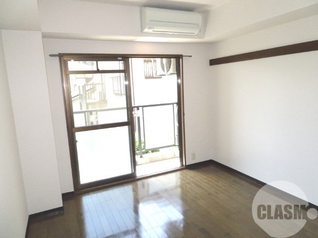 居室・リビング　明るいお部屋です♪