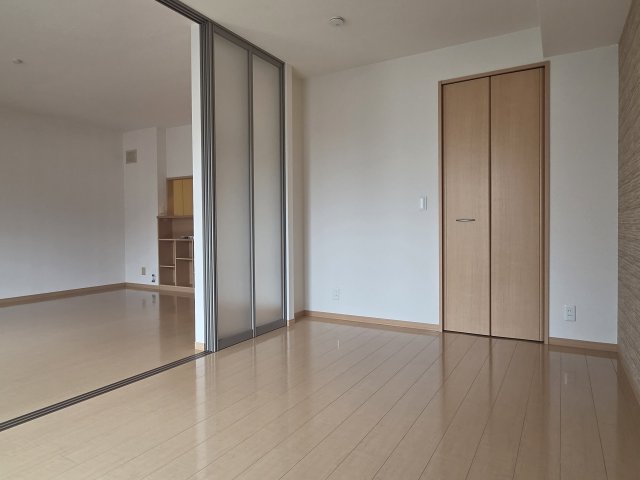 居室・リビング　こちらの居間で趣味の時間をお楽しみください