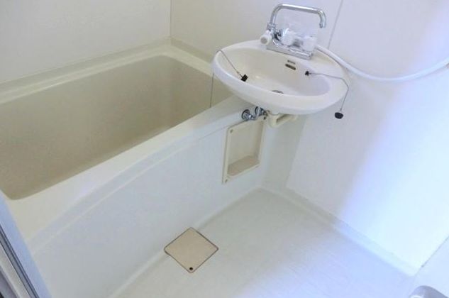 バス・シャワールーム　☆人気のバス・トイレ別☆