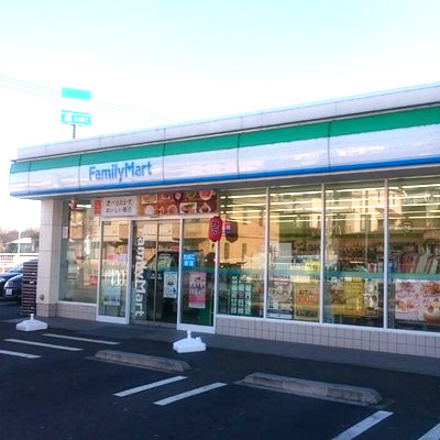 コンビニ　ファミリーマート 鶴見寛政町店（コンビニ）まで373m