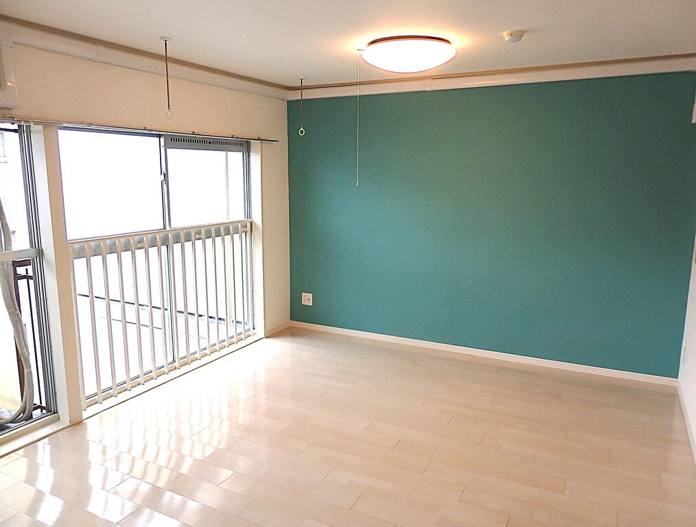 新大塚共同住宅の居間写真