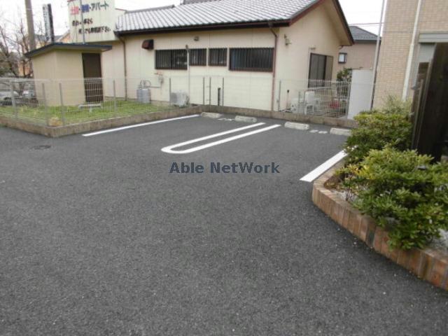 駐車場　駐車場