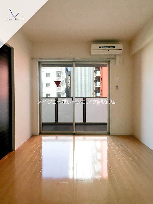 バルコニー　※入居中の為別部屋写真使用現状優先