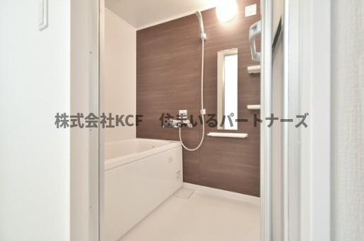 バス・シャワールーム　コンパクトで使いやすいお風呂です