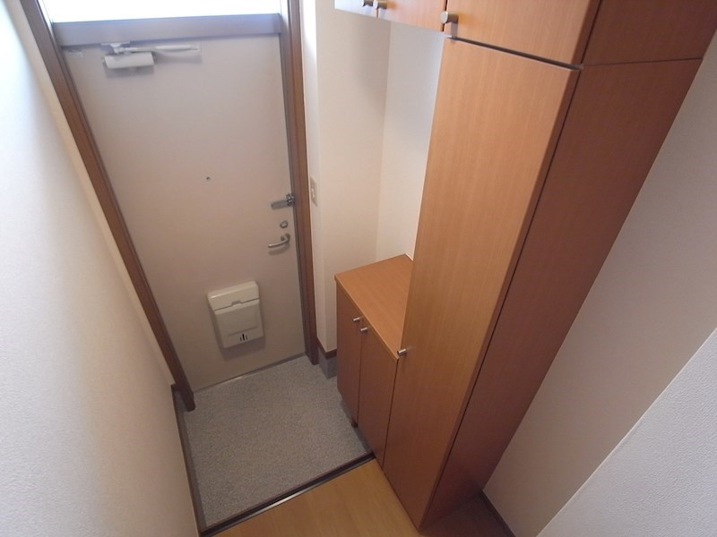 玄関　102号室の写真