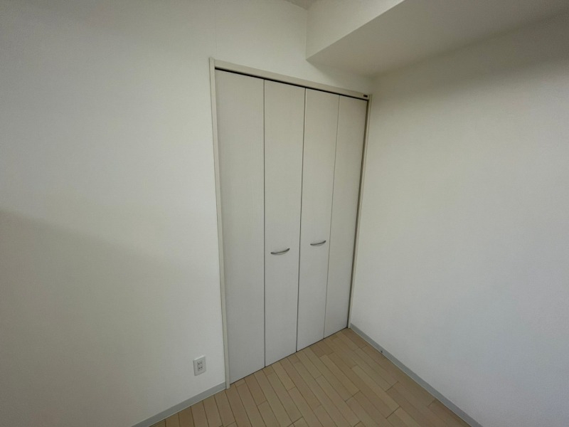 収納　寝室の収納です。部屋がすっきり片付きます。
