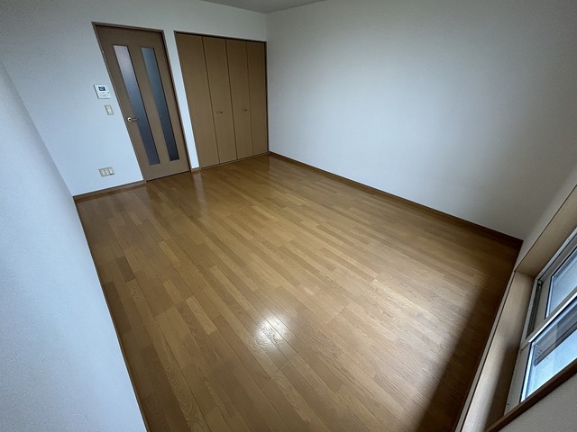 居室・リビング　※別部屋の参考写真です。