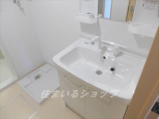 洗面設備　シャンプードレッサー・収納棚