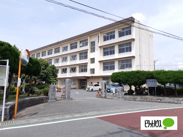 中学校　富士宮市立富士宮第四中学校（中学校）まで2519m