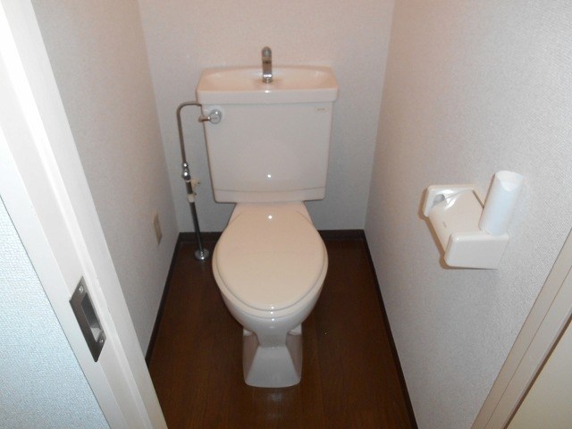 トイレ　清潔感のあるトイレです。