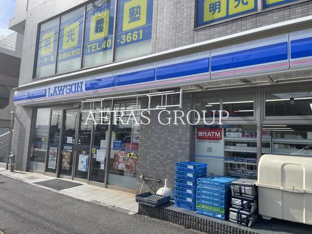 コンビニ　ローソン 八幡宿駅前店（コンビニ）まで371m