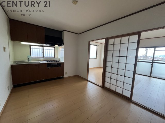 居室・リビング　角部屋住戸で過ごしやすく、おすすめです。