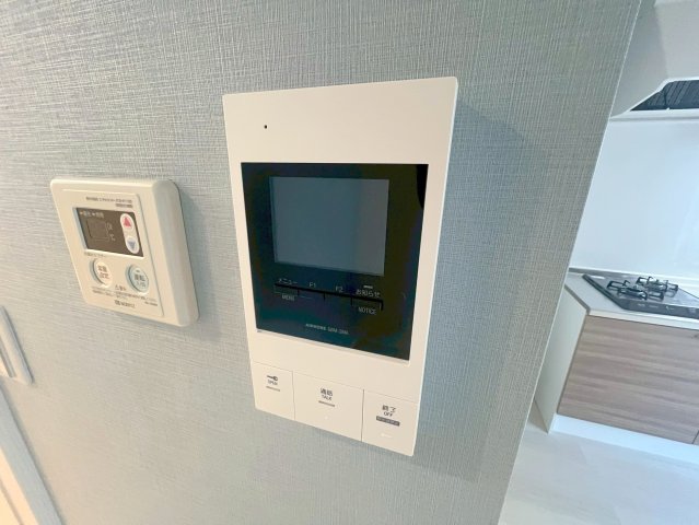 セキュリティ　TVモニターホンで来客が誰か確認してから開けて下さいね