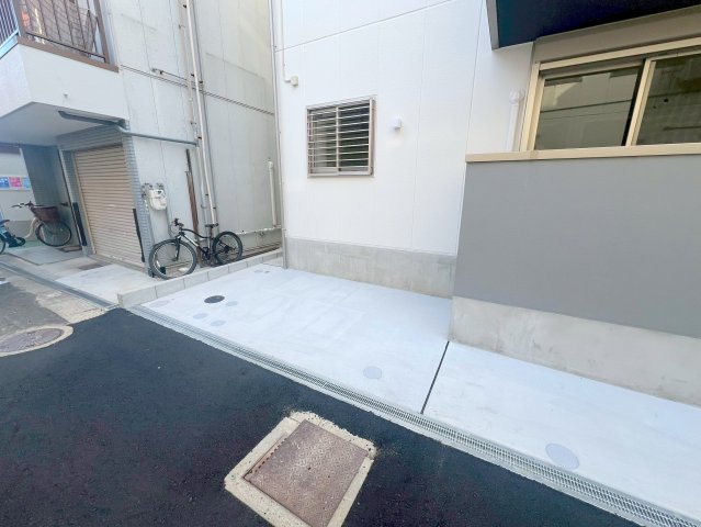 駐車場　敷地内には入居者専用の駐輪スペースもあります。
