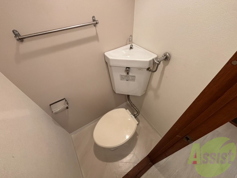 トイレ　こちらはトイレです。清潔感があり、安心して使用できます。
