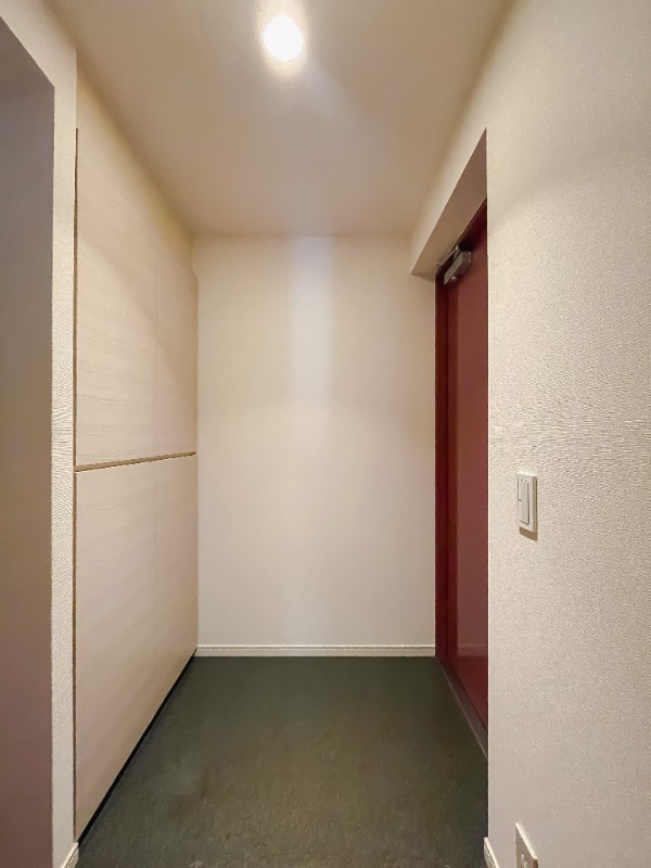 玄関　※別部屋の参考写真です。