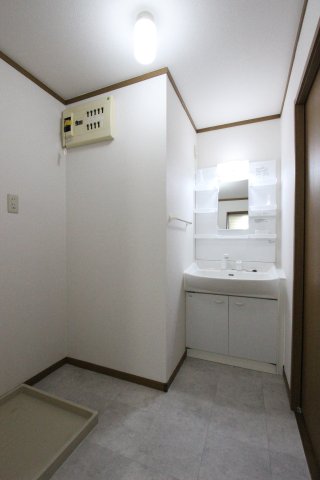 洗面設備　参考写真です。現況優先。