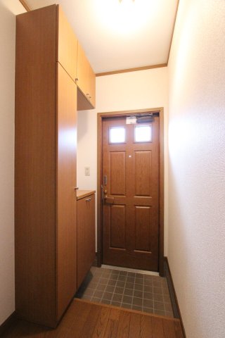 玄関　参考写真です。現況優先。