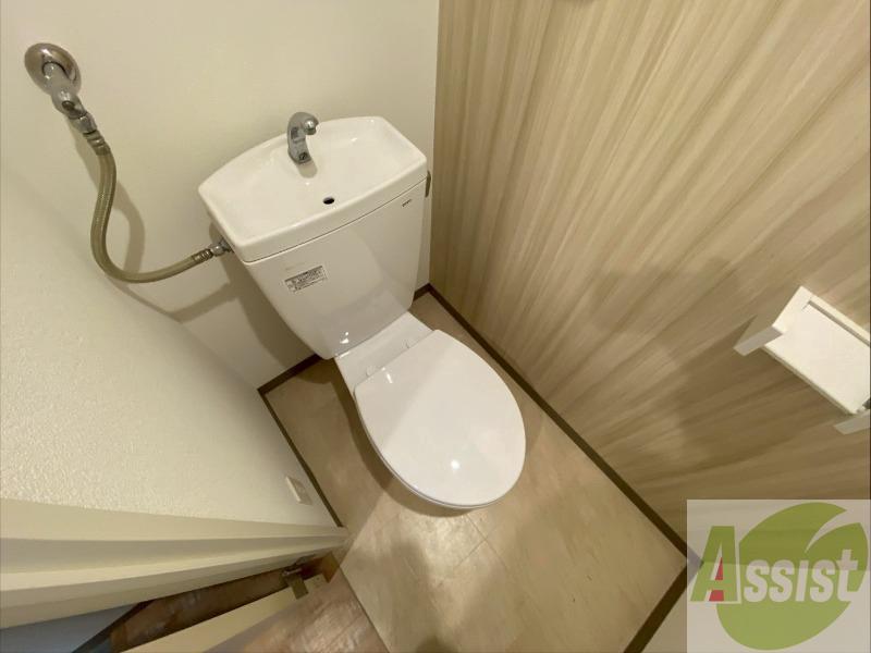 トイレ　こちらはトイレです。清潔感があり、安心して使用できます。