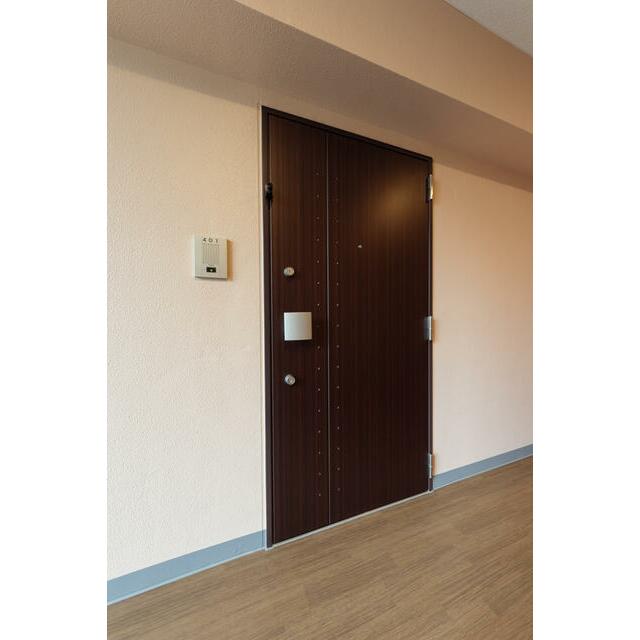 玄関　※写真は同タイプ住戸です。