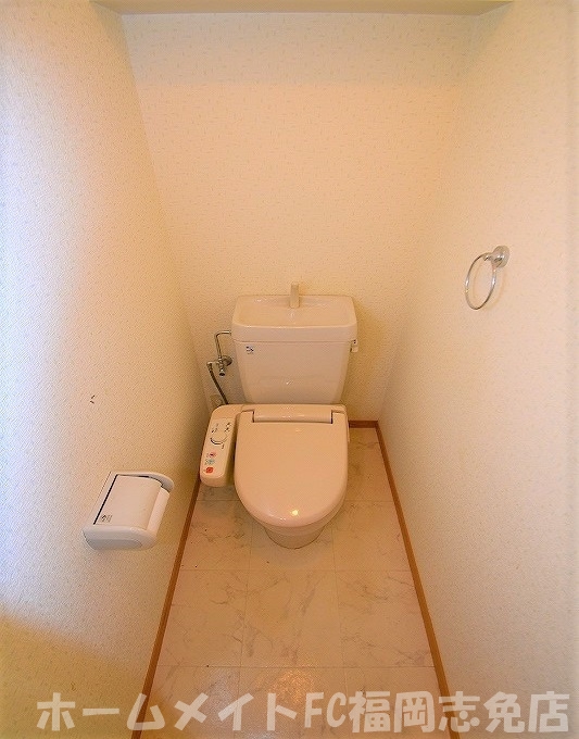 地下鉄空港線 福岡空港駅 徒歩16分 4階建 築27年のトイレ写真