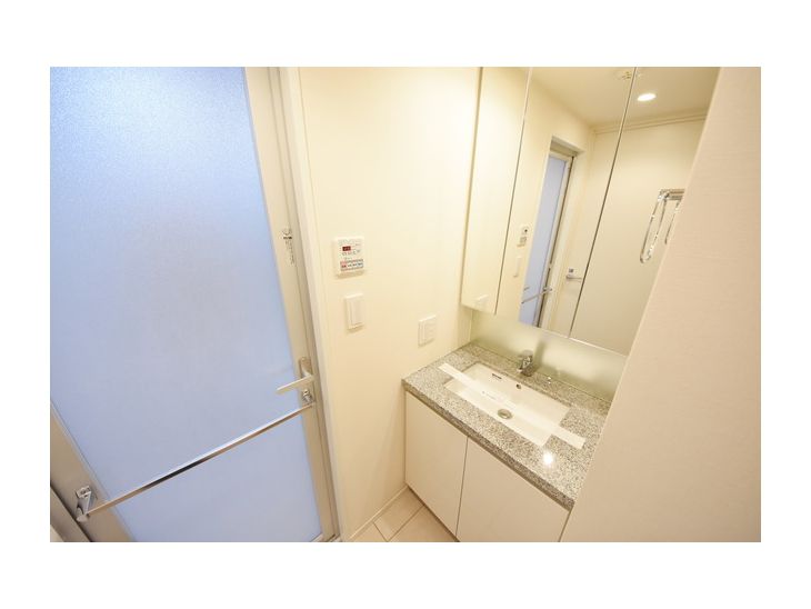 洗面設備　※別部屋の参考写真です。