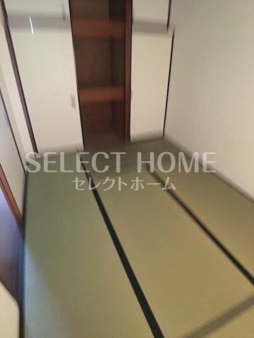 その他部屋・スペース　開放的な寝室です