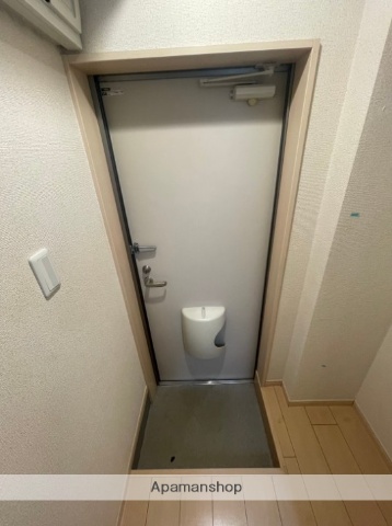 東急東横線 東白楽駅 徒歩11分 2階建 築19年の玄関写真