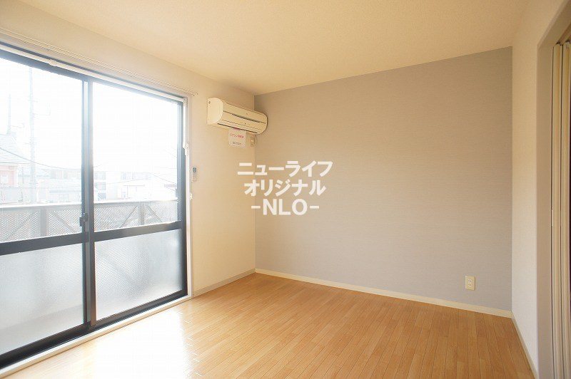 居室・リビング　夏・冬の快適生活を支えるエアコン付☆