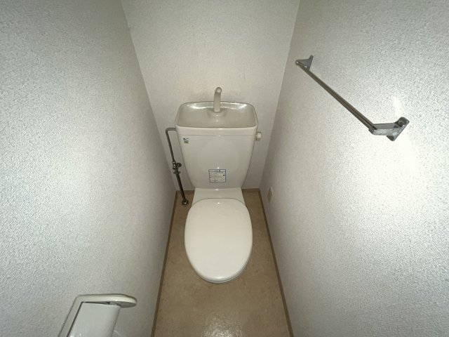トイレ　ゆったりとした空間のトイレです