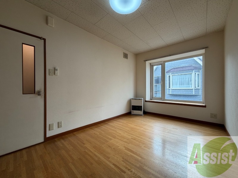 居室・リビング　広くてキレイなお部屋が広がっていて、充実した生活が送れそう。
