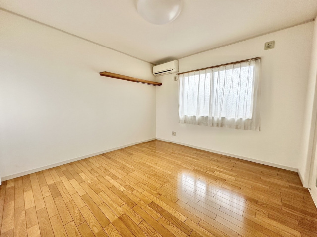 ハイツフレンド高崎Vの居間写真