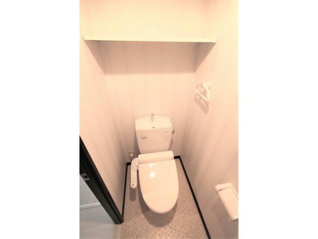 ＪＲ中央本線 多治見駅 徒歩16分 5階建 築14年のトイレ写真