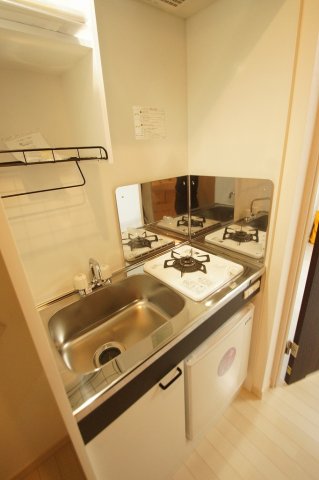 キッチン　個室タイプのトイレです。
