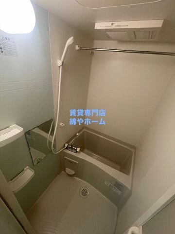 バス・シャワールーム　ゆったり過ごせるお風呂です