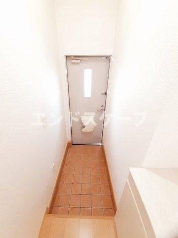 ＪＲ上越線 渋川駅 徒歩16分 2階建 築18年の玄関写真
