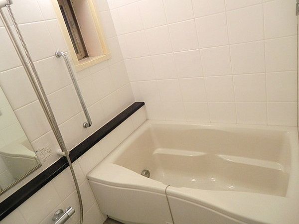 バス・シャワールーム　写真は同タイプ住居です。