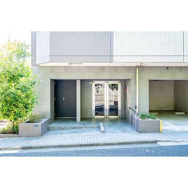 エントランス　建物の内部です