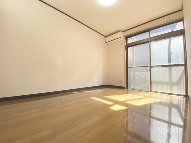 居室・リビング　南向きのお部屋です！