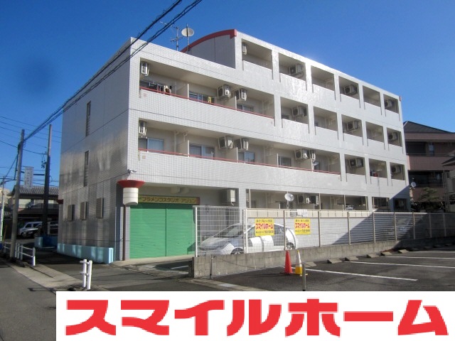 建物外観　どっしりと落ち着いた外観です。