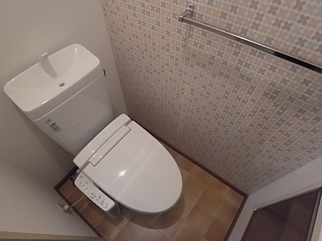 トイレ　ウォシュレット付きなのでいつでも清潔♪