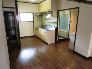 居室・リビング　にしまちハイツ