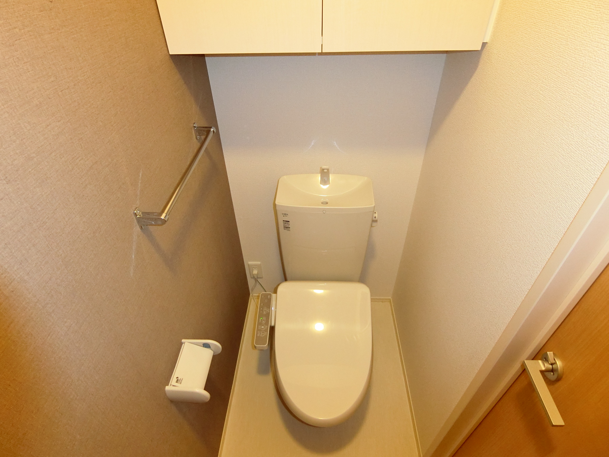 トイレ　温水洗浄機付です☆