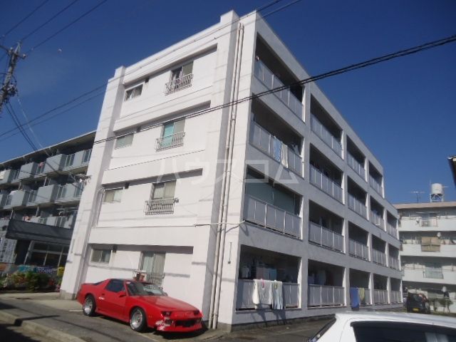 名古屋市名東区香流のマンションの建物外観